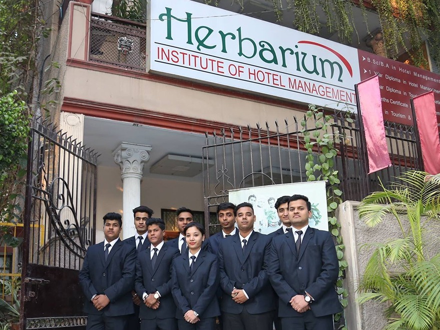 Best Hotel Management Institute in Delhi - HIIHS